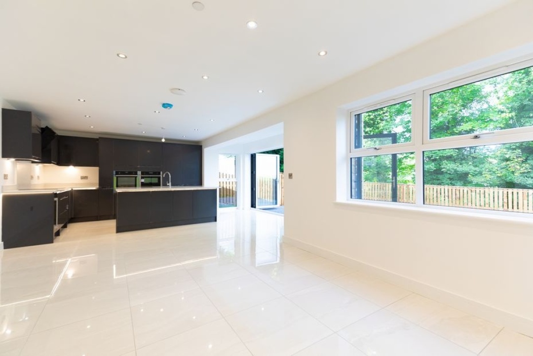 Manor Rise - Kiveton Park Station -