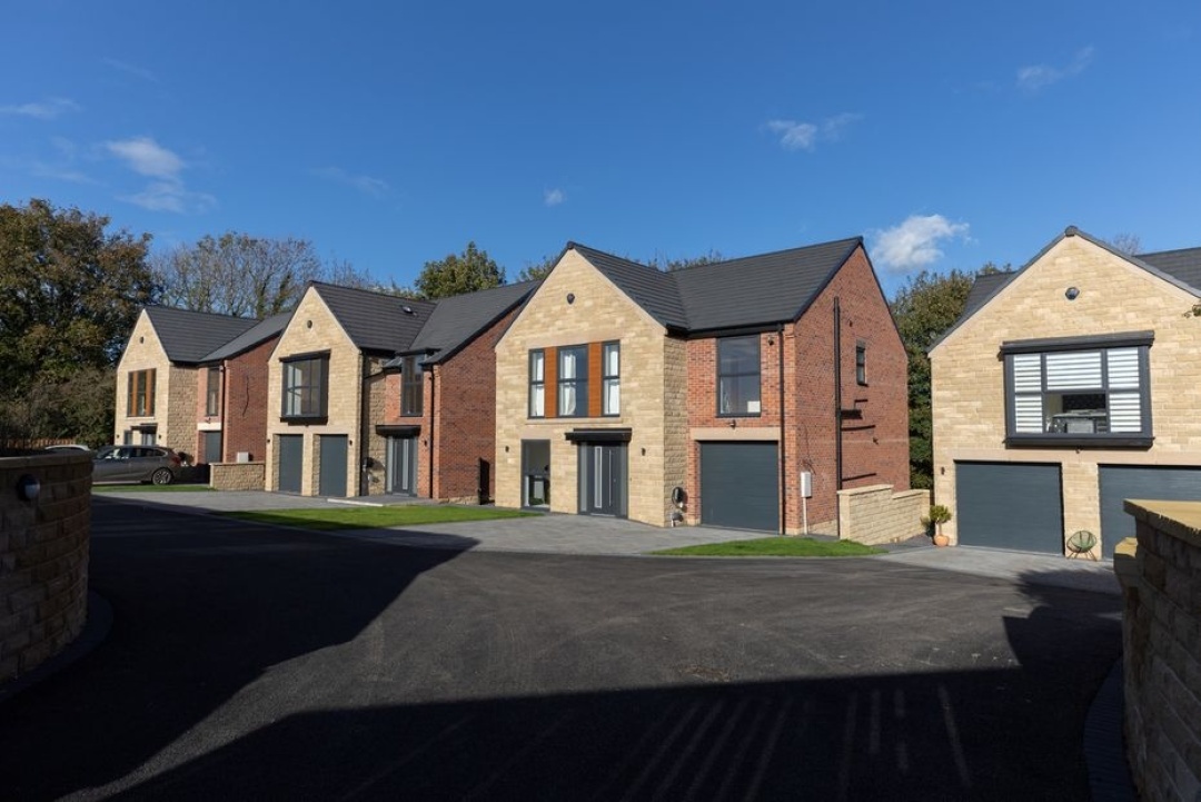 Manor Rise - Kiveton Park Station -