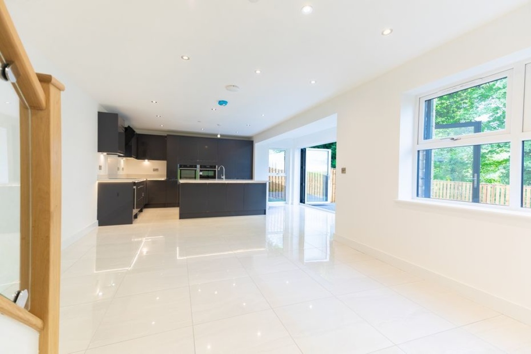Manor Rise - Kiveton Park Station -