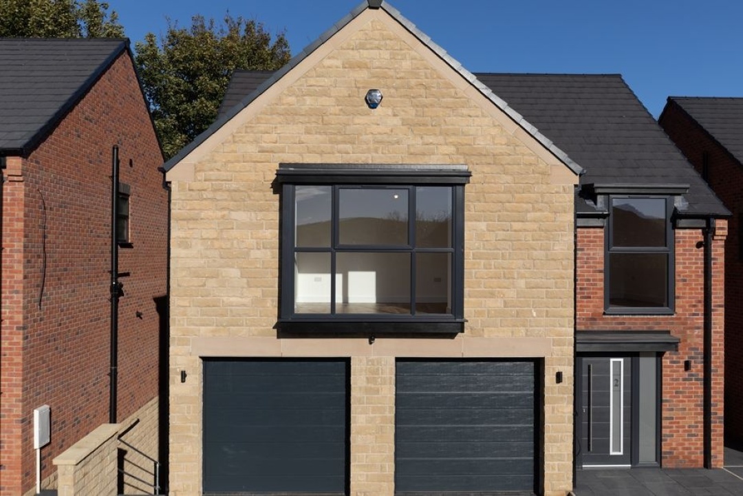 Manor Rise - Kiveton Park Station -