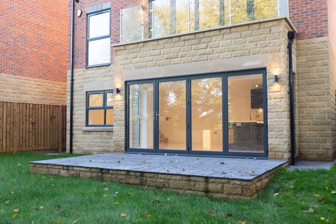 Manor Rise - Kiveton Park Station -