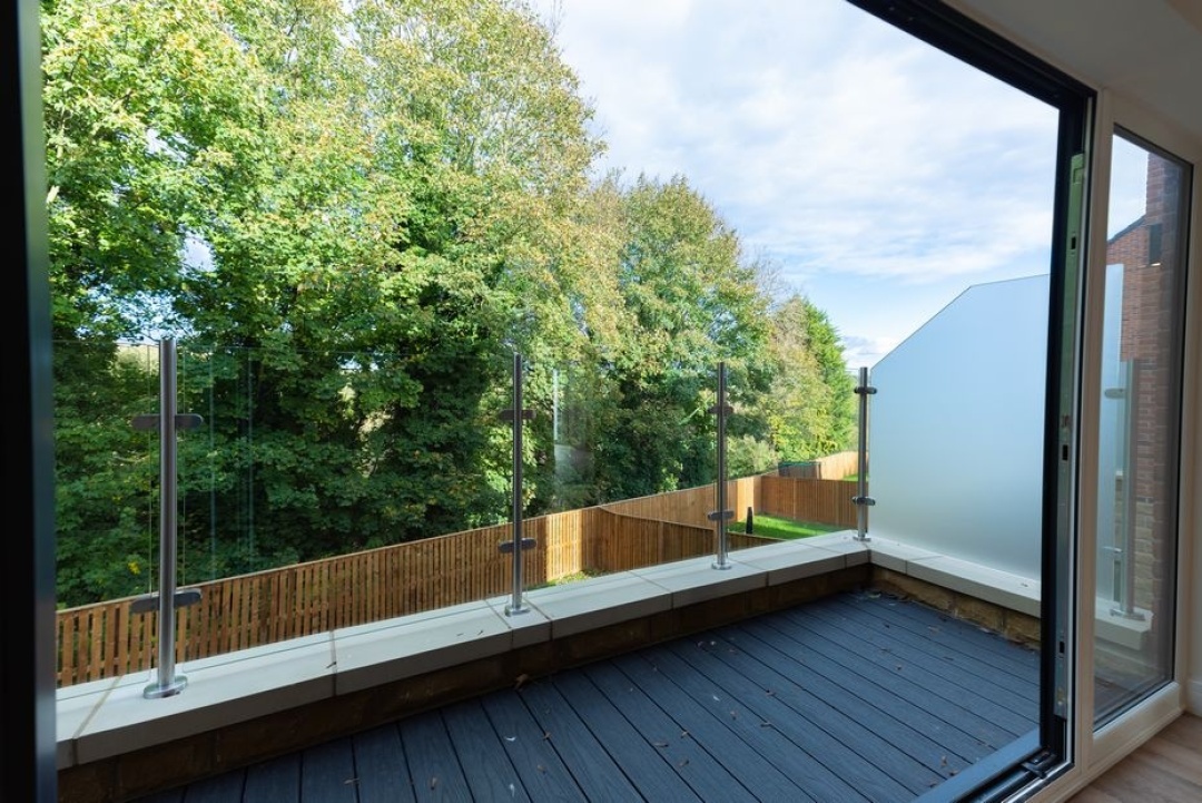Manor Rise - Kiveton Park Station -