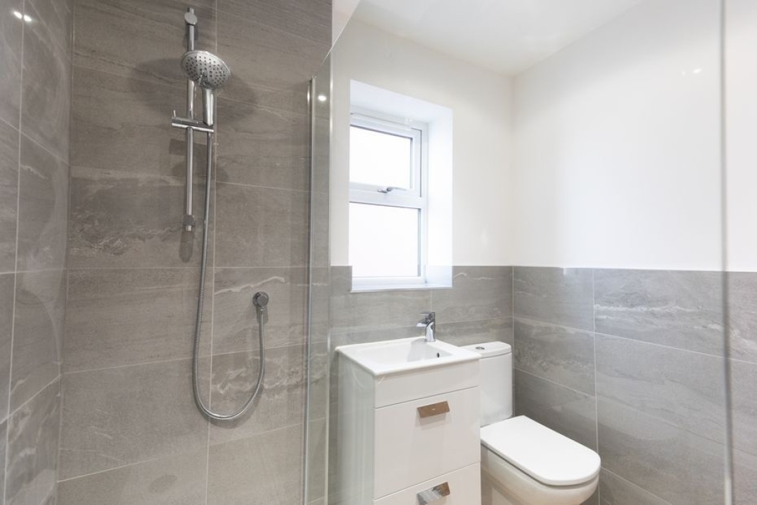 Manor Rise - Kiveton Park Station -
