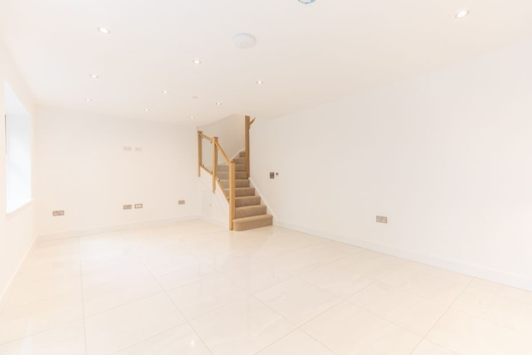 Manor Rise - Kiveton Park Station -