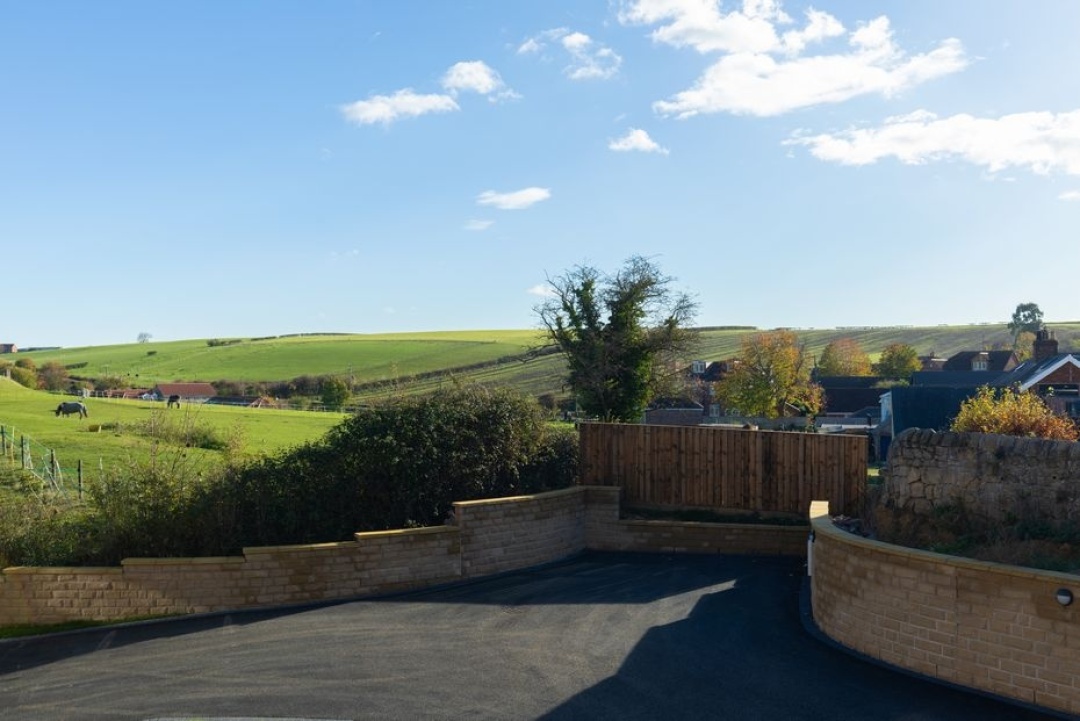 Manor Rise - Kiveton Park Station -