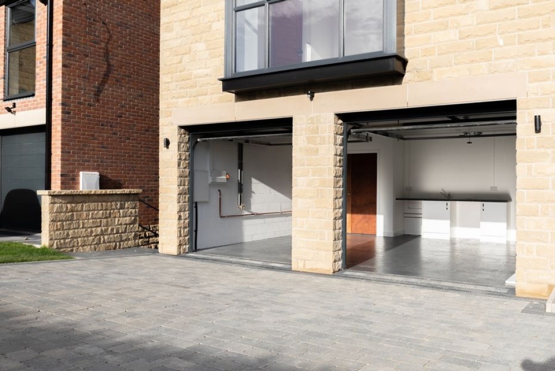 Manor Rise - Kiveton Park Station -