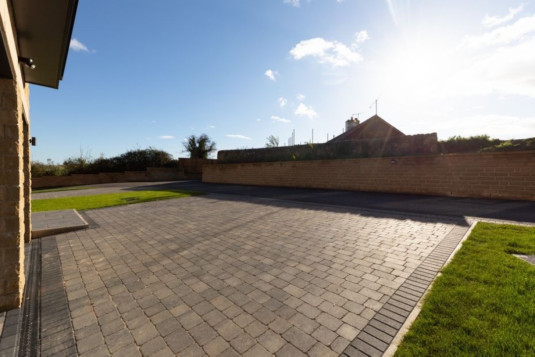 Manor Rise - Kiveton Park Station -