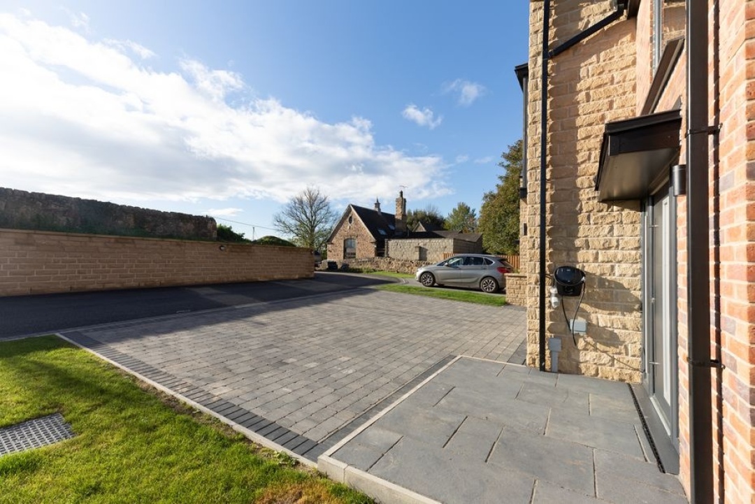 Manor Rise - Kiveton Park Station -