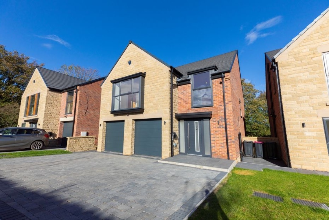 Manor Rise - Kiveton Park Station -