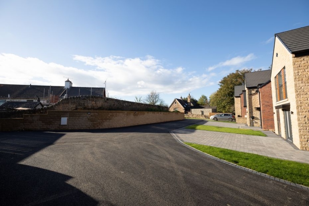 Manor Rise - Kiveton Park Station -